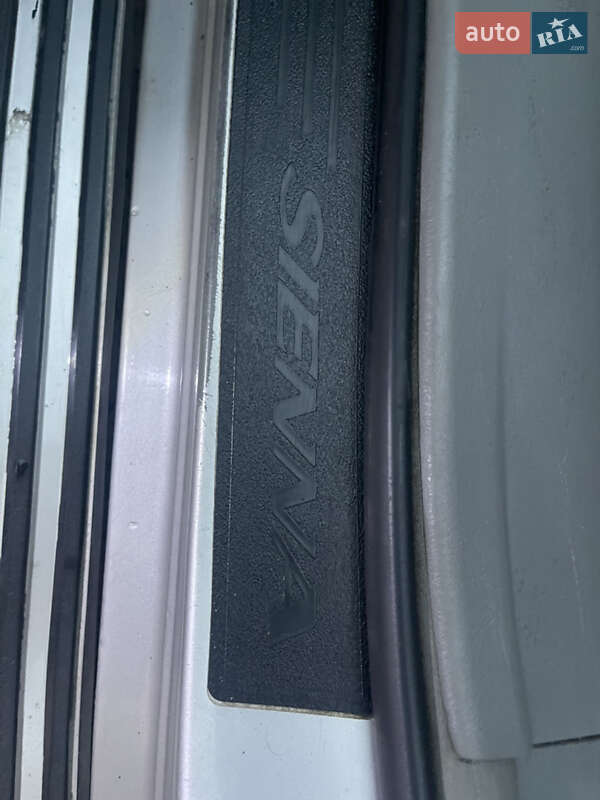 Мінівен Toyota Sienna 2006 в Львові