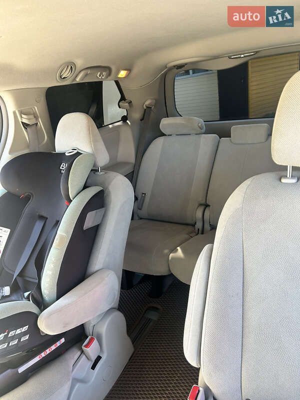 Мінівен Toyota Sienna 2011 в Києві фото 10 Мінівен Toyota Sienna 2011 в Києві