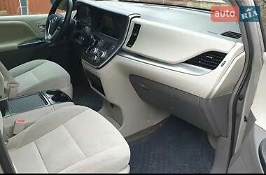 Минивэн Toyota Sienna 2016 в Львове