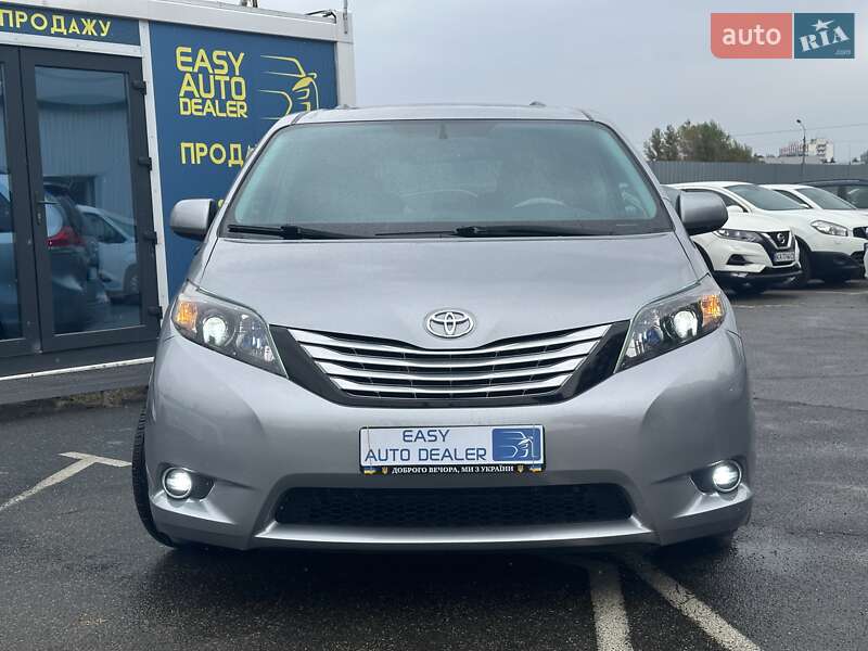 Минивэн Toyota Sienna 2012 в Киеве