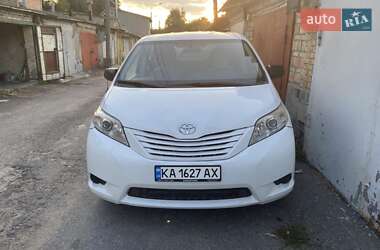 Мінівен Toyota Sienna 2010 в Києві