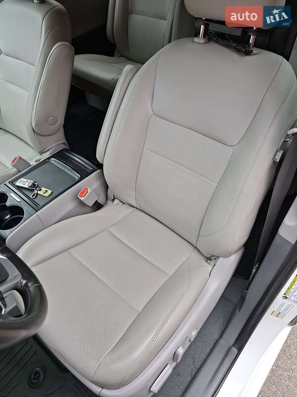 Мінівен Toyota Sienna 2019 в Києві