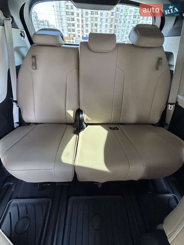 Мінівен Toyota Sienna 2021 в Києві фото 14 Мінівен Toyota Sienna 2021 в Києві