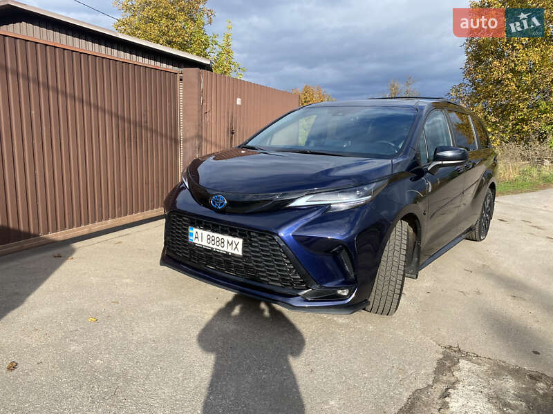 Минивэн Toyota Sienna 2022 в Киеве