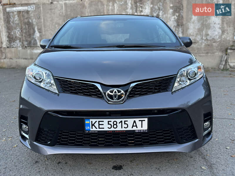 Мінівен Toyota Sienna 2016 в Дніпрі фото 2 Мінівен Toyota Sienna 2016 в Дніпрі