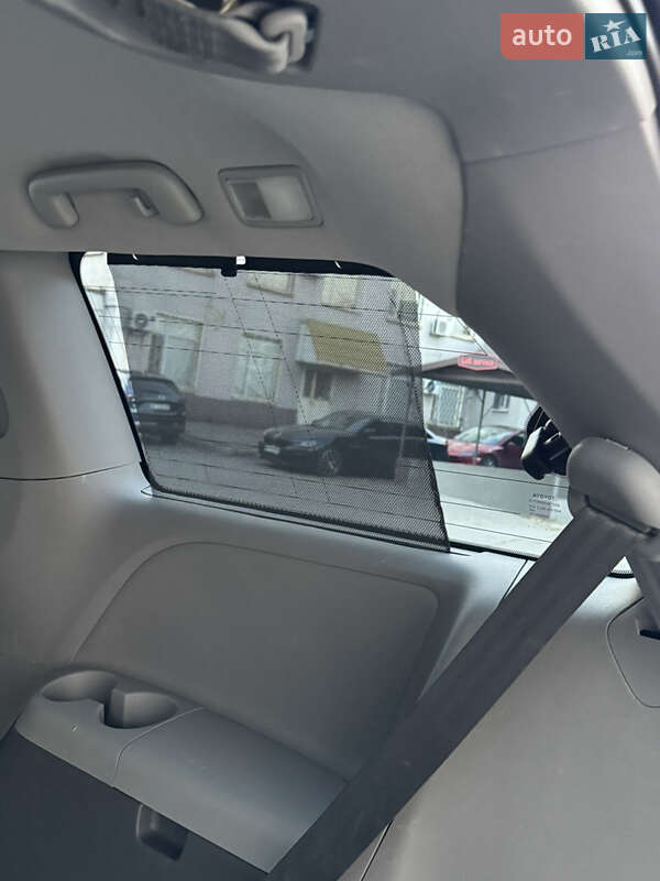 Мінівен Toyota Sienna 2016 в Дніпрі фото 40 Мінівен Toyota Sienna 2016 в Дніпрі
