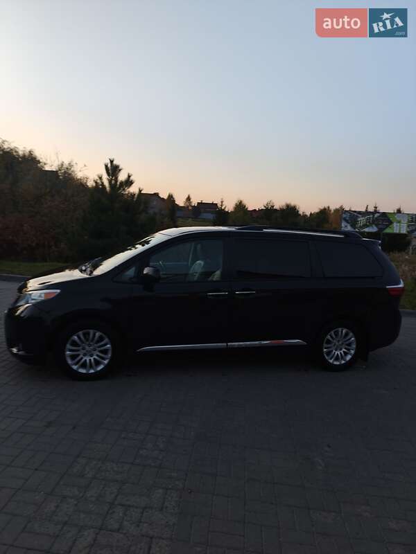 Минивэн Toyota Sienna 2016 в Хмельницком фото 4 Минивэн Toyota Sienna 2016 в Хмельницком