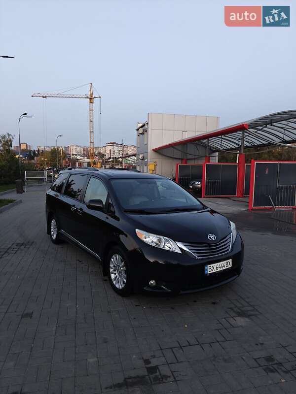 Минивэн Toyota Sienna 2016 в Хмельницком фото 8 Минивэн Toyota Sienna 2016 в Хмельницком