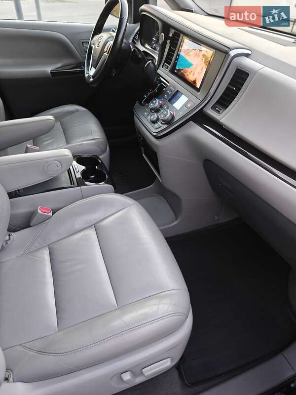 Минивэн Toyota Sienna 2016 в Хмельницком фото 28 Минивэн Toyota Sienna 2016 в Хмельницком