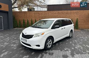 Минивэн Toyota Sienna 2016 в Киеве
