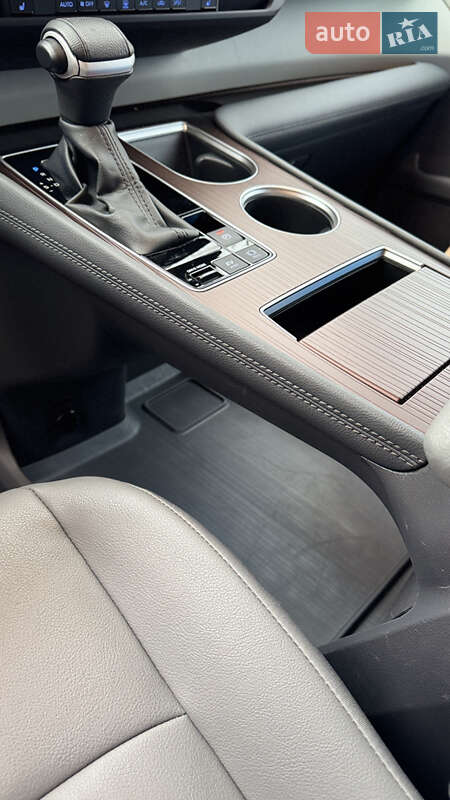 Минивэн Toyota Sienna 2024 в Ровно