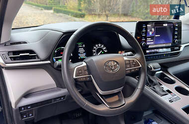 Мінівен Toyota Sienna 2024 в Рівному
