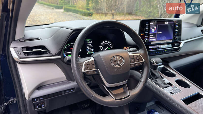 Минивэн Toyota Sienna 2024 в Ровно