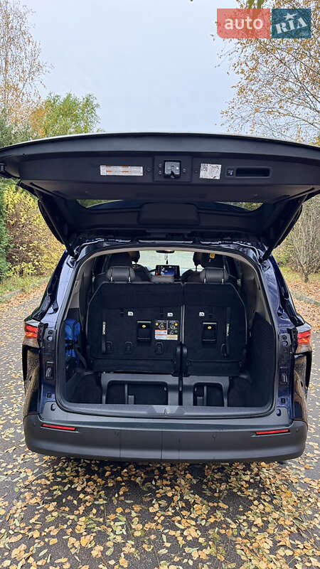 Минивэн Toyota Sienna 2024 в Ровно