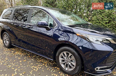 Мінівен Toyota Sienna 2024 в Рівному