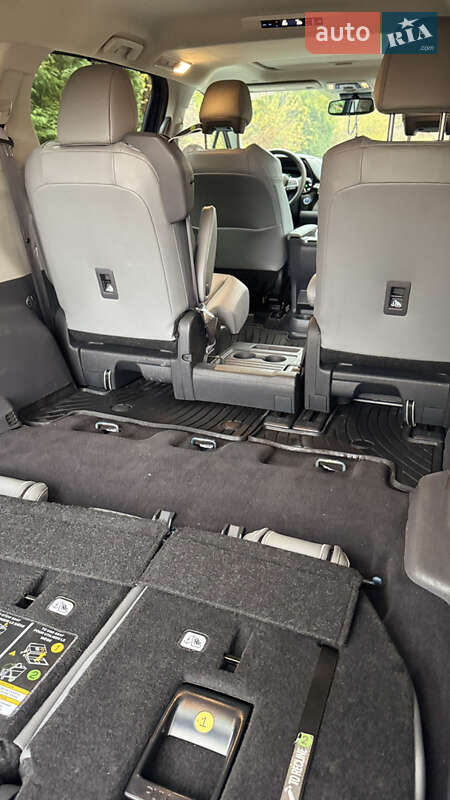 Минивэн Toyota Sienna 2024 в Ровно