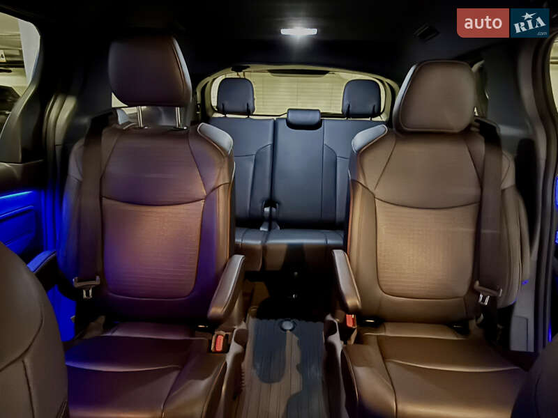 Минивэн Toyota Sienna 2022 в Киеве