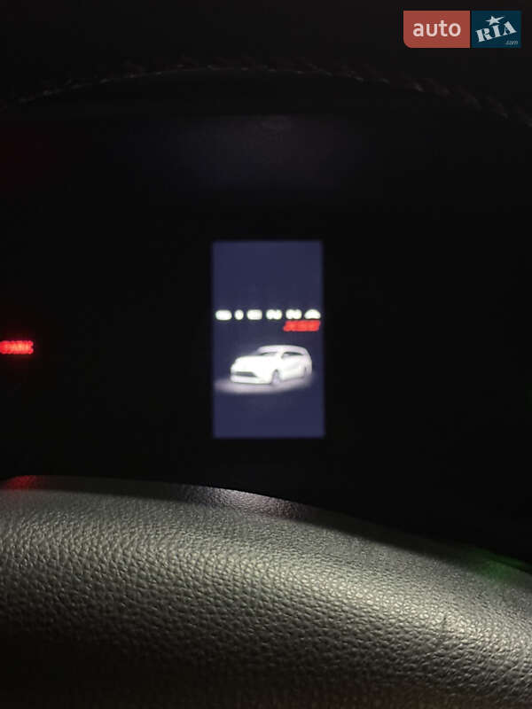 Минивэн Toyota Sienna 2022 в Киеве