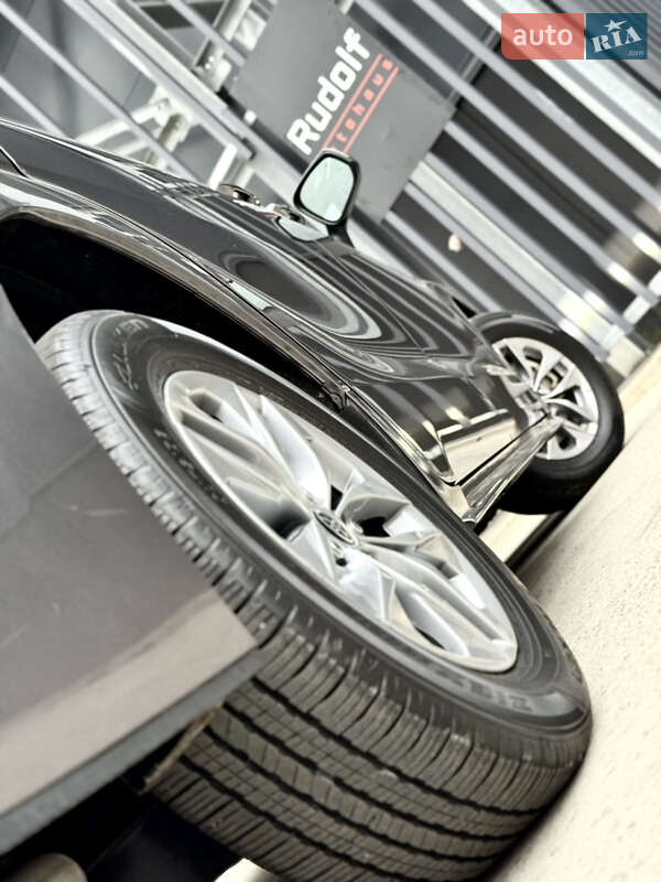 Минивэн Toyota Sienna 2021 в Киеве