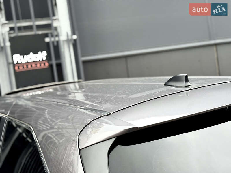 Минивэн Toyota Sienna 2021 в Киеве