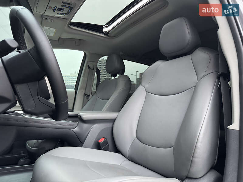 Минивэн Toyota Sienna 2021 в Киеве