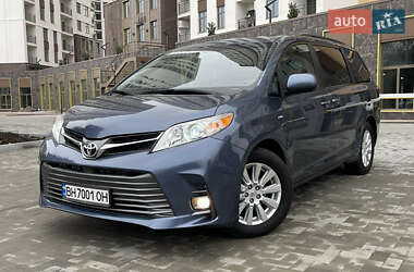 Минивэн Toyota Sienna 2017 в Одессе