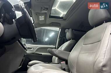 Мінівен Toyota Sienna 2018 в Чернівцях