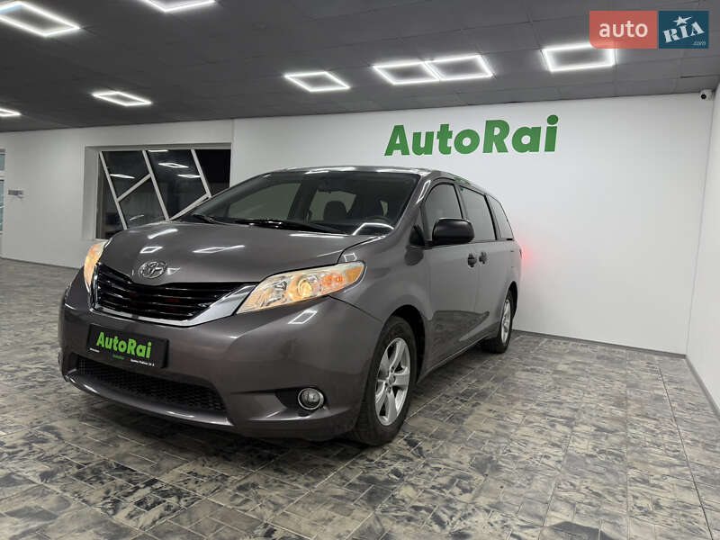 Минивэн Toyota Sienna 2015 в Одессе