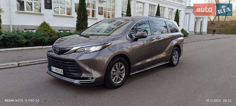 Минивэн Toyota Sienna 2023 в Белой Церкви фото Минивэн Toyota Sienna 2023 в Белой Церкви