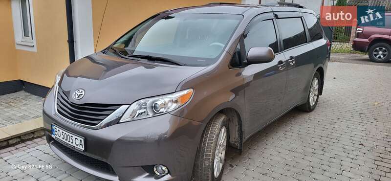 Мінівен Toyota Sienna 2013 в Тернополі