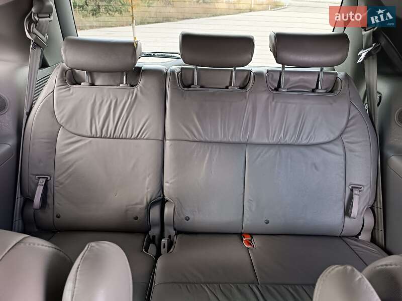 Мінівен Toyota Sienna 2007 в Хоролі