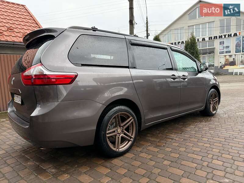Минивэн Toyota Sienna 2015 в Черновцах фото 10 Минивэн Toyota Sienna 2015 в Черновцах