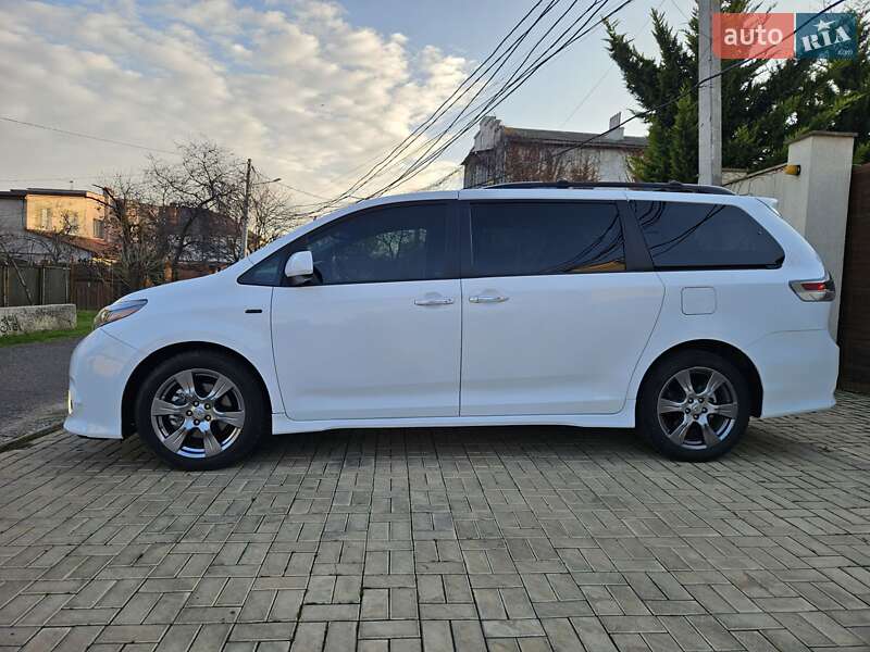 Мінівен Toyota Sienna 2016 в Одесі