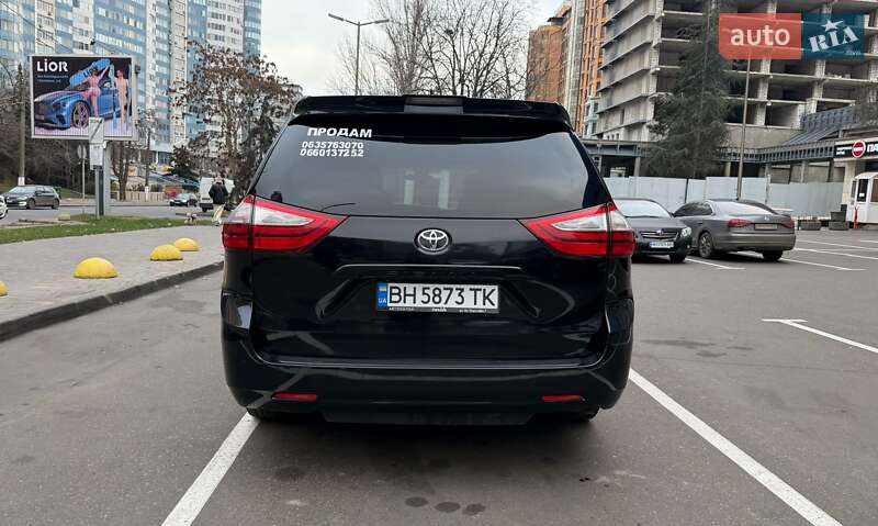Мінівен Toyota Sienna 2019 в Одесі