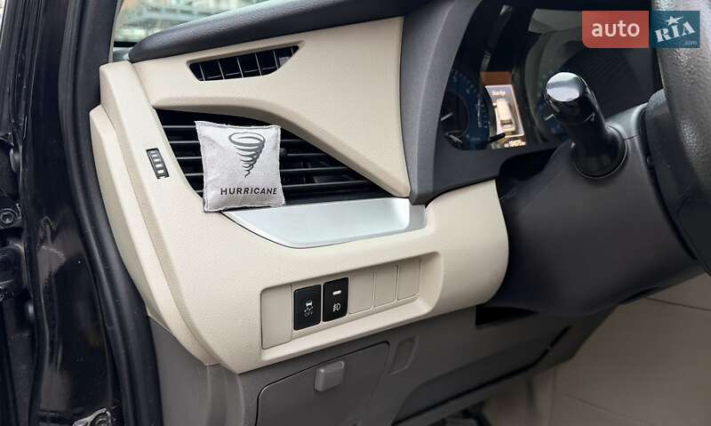 Мінівен Toyota Sienna 2019 в Одесі