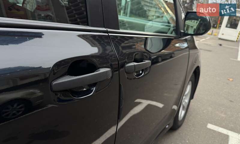 Мінівен Toyota Sienna 2019 в Одесі