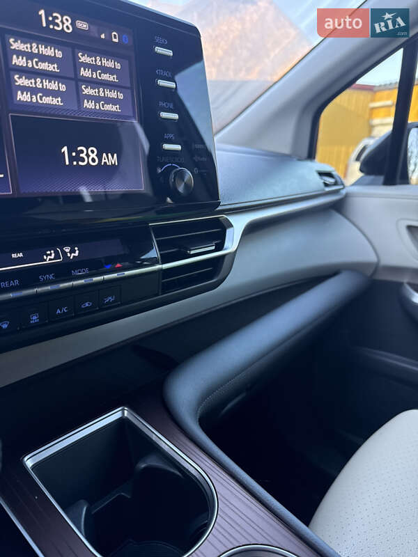 Мінівен Toyota Sienna 2020 в Хмельницькому