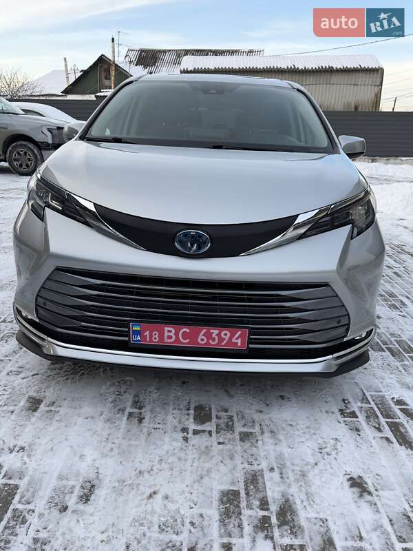 Мінівен Toyota Sienna 2022 в Білій Церкві