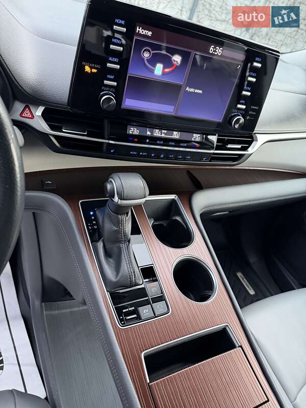 Мінівен Toyota Sienna 2022 в Білій Церкві