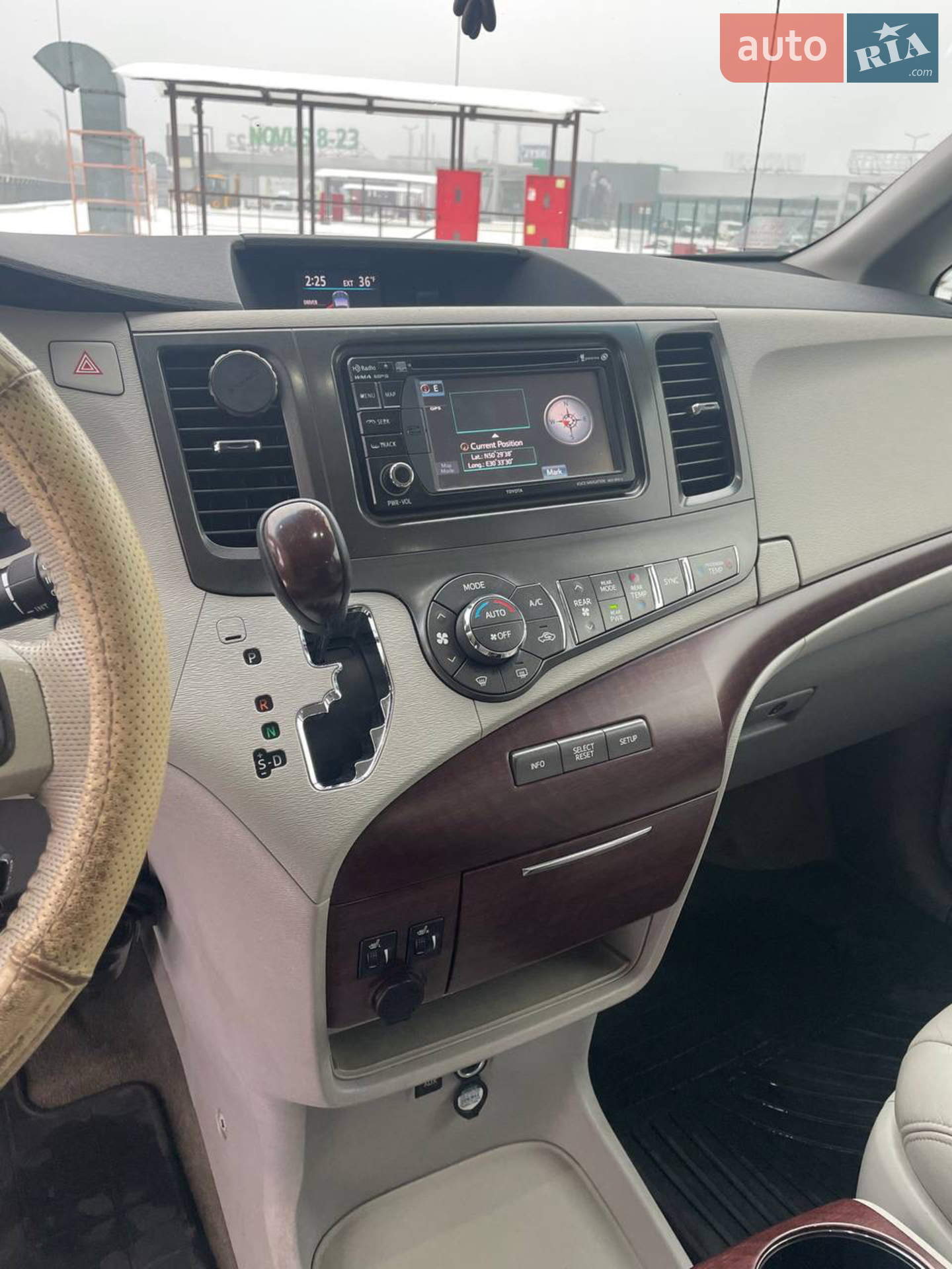 2014 Toyota Sienna - мініатюра 15