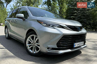 Мінівен Toyota Sienna 2021 в Кривому Розі