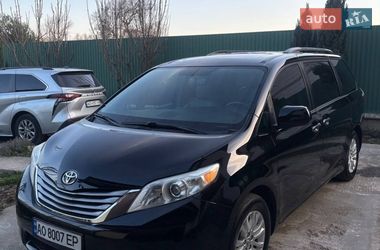 Минивэн Toyota Sienna 2017 в Ужгороде