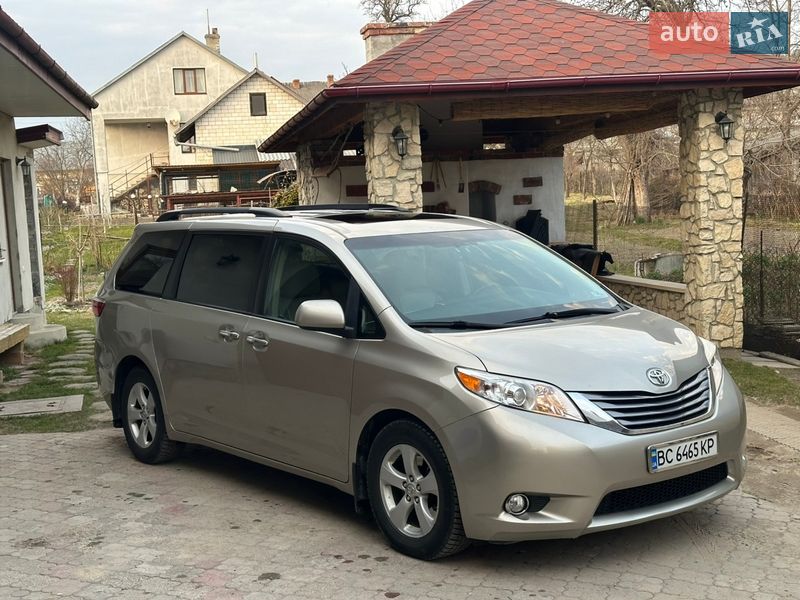 Toyota Sienna 2015