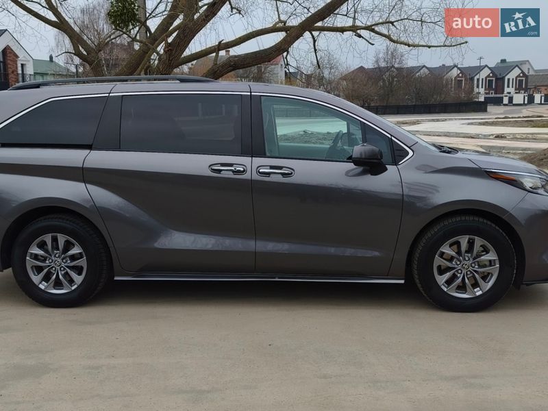 Минивэн Toyota Sienna 2023 в Белой Церкви