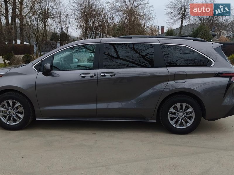 Минивэн Toyota Sienna 2023 в Белой Церкви