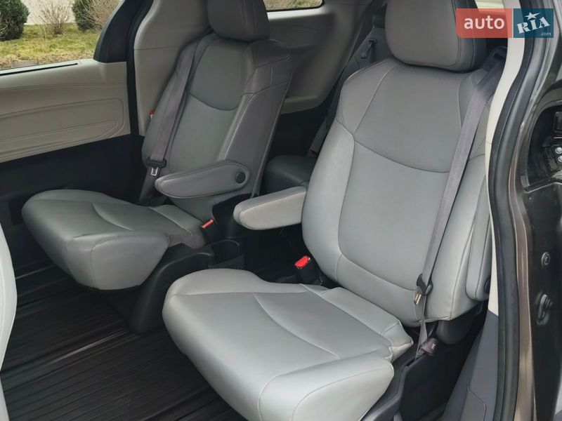 Минивэн Toyota Sienna 2023 в Белой Церкви