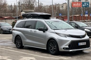 Минивэн Toyota Sienna 2024 в Киеве