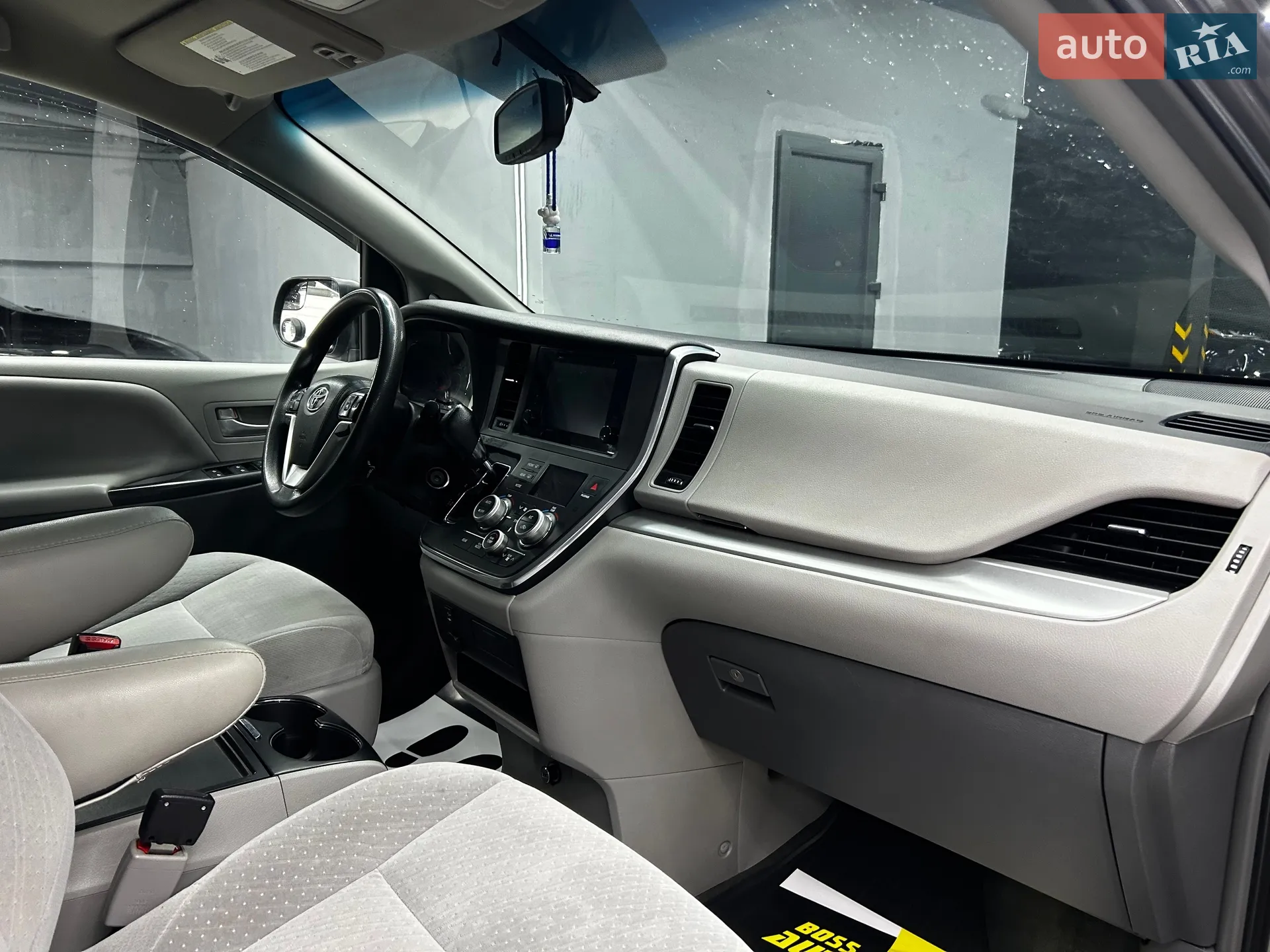 2015 Toyota Sienna - мініатюра 23