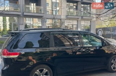 Минивэн Toyota Sienna 2013 в Ивано-Франковске