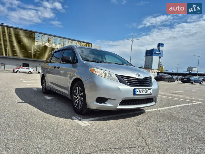 Toyota Sienna 2010